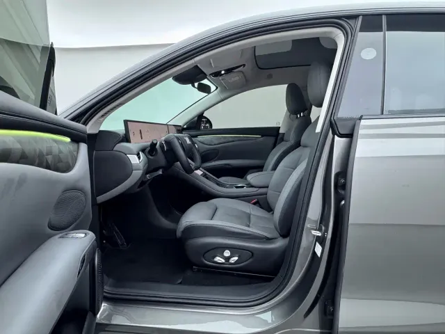 IM Motors LS6 — Фото автомобиля 12