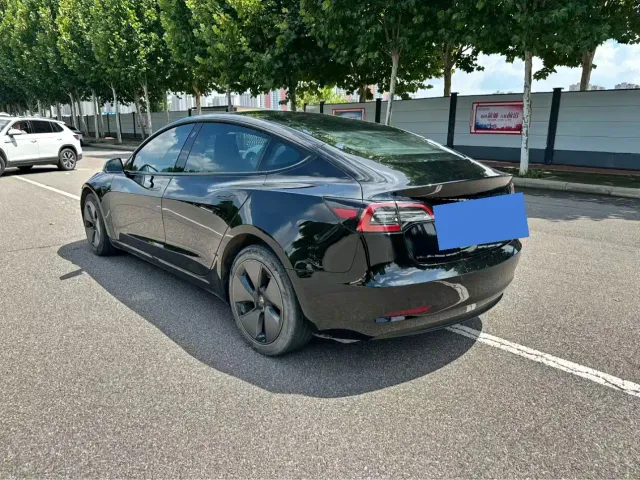 Tesla Model 3 — Фото автомобиля 9