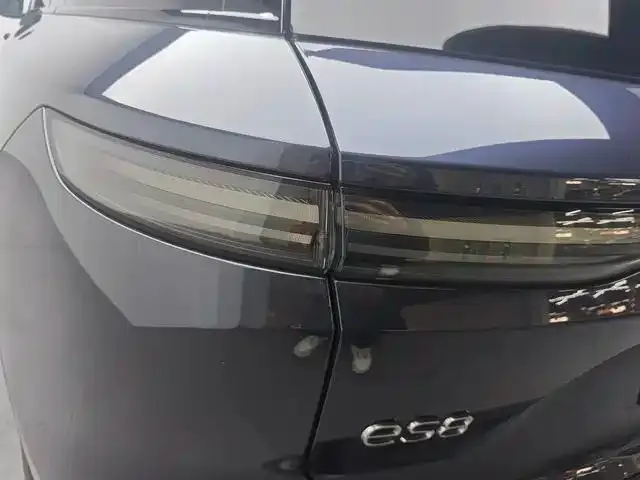 Nio ES8 — Фото автомобиля 18