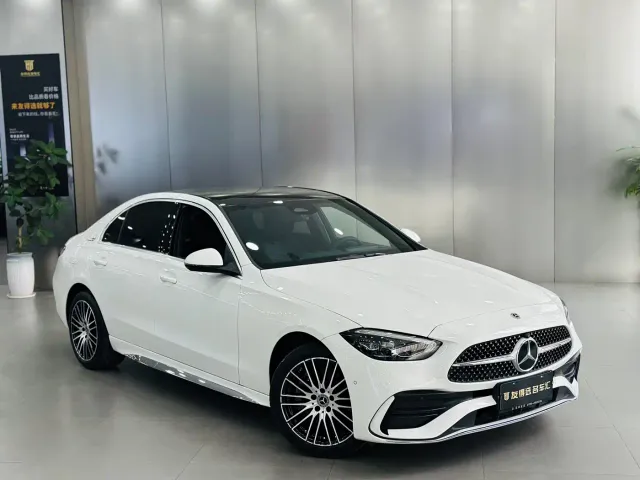 Mercedes-Benz C-Class — Фото автомобиля 3