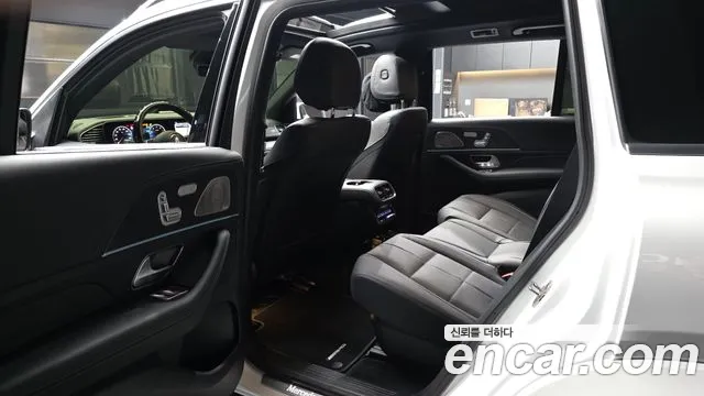 Mercedes-Benz GLS-Class — Фото автомобиля 24