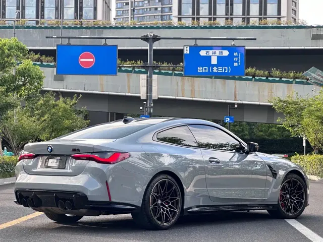 BMW M4 — Фото автомобиля 16