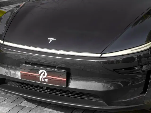 Tesla Model Y — Фото автомобиля 8