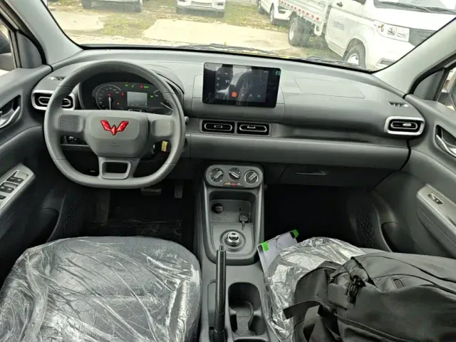 Wuling Hongguang — Фото автомобиля 9