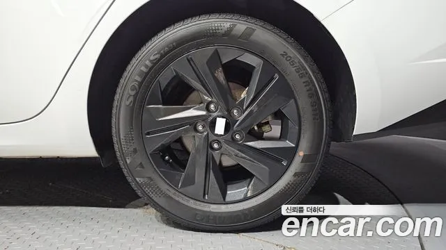 Hyundai Avante CN7 — Фото автомобиля 6
