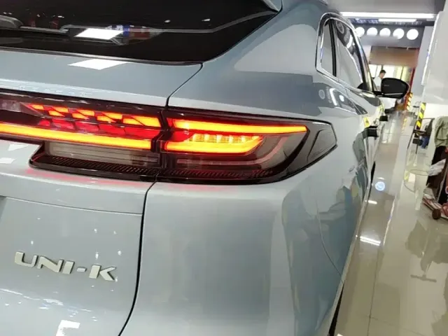 Changan Changan UNI-K 2021 2.0T Excellence — Фото автомобиля 7