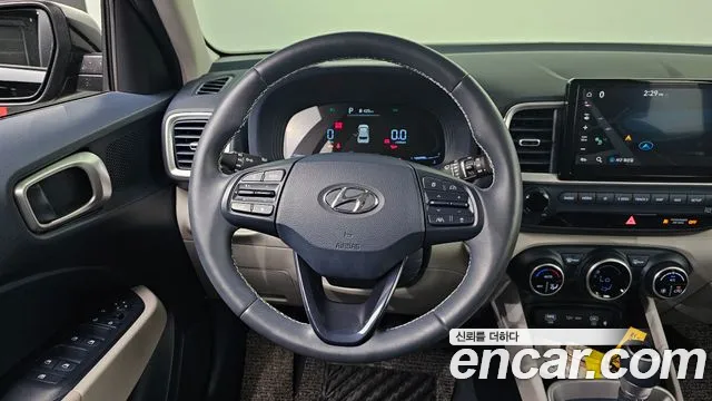 Hyundai Venue — Фото автомобиля 12