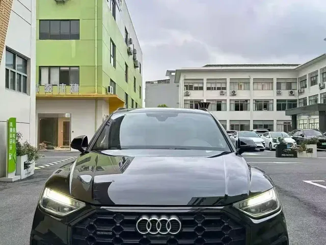 Audi Q5L — Фото автомобиля 2