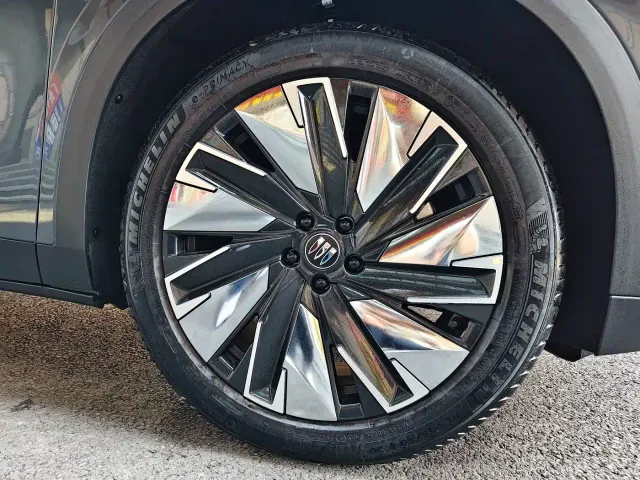 Buick Zhijing E7 — Фото автомобиля 9
