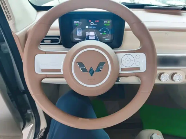 Wuling Hongguang Mini EV — Фото автомобиля 10