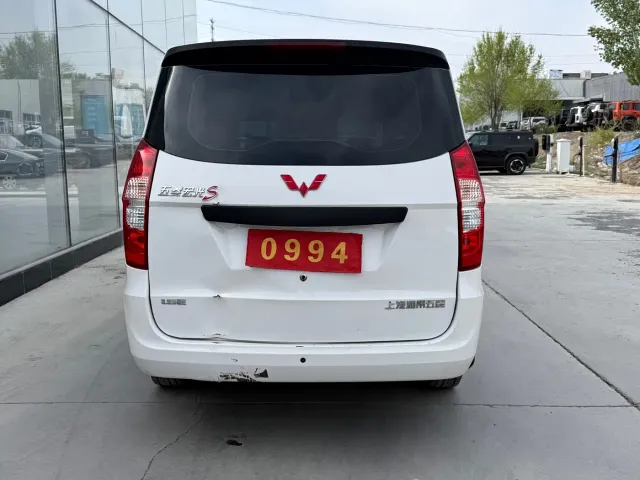 Wuling Hongguang — Фото автомобиля 8