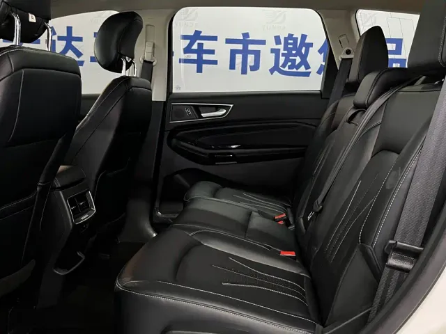 Ford Edge — Фото автомобиля 11