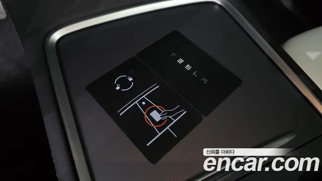 Tesla Model Y — Фото автомобиля 30
