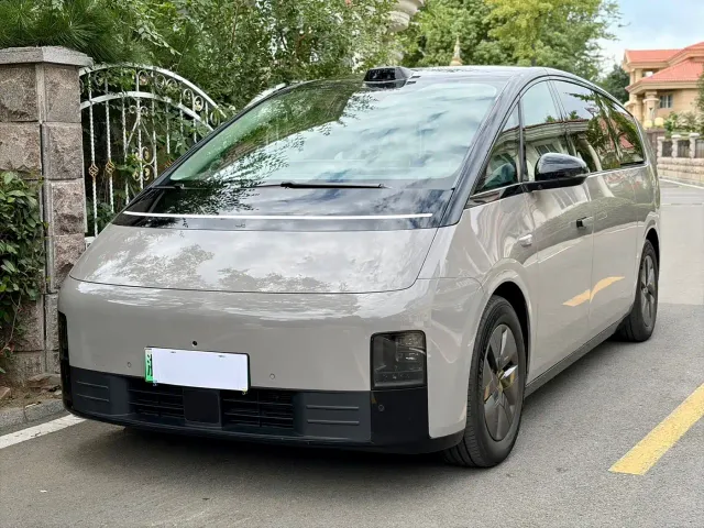Фотография автомобиля — Li Auto MEGA