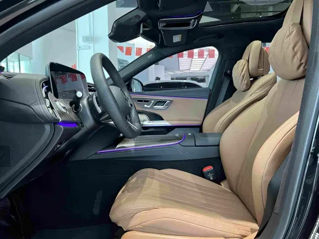 Mercedes-Benz E-Class — Фото автомобиля 4