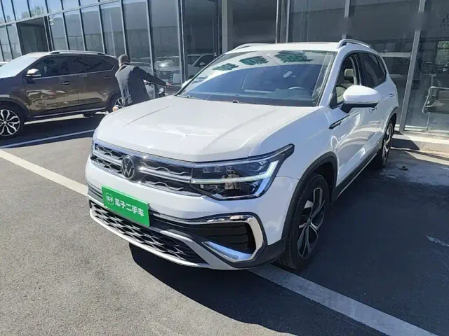 Фотография автомобиля — Volkswagen Tharu