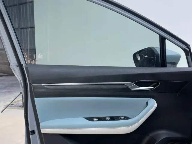 Geely Emgrand S — Фото автомобиля 16