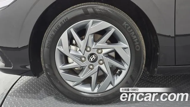 Hyundai Avante CN7 — Фото автомобиля 5