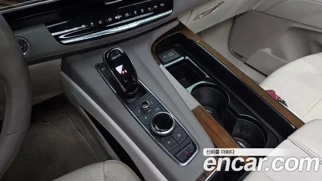 Cadillac Escalade 5th Gen — Фото автомобиля 12