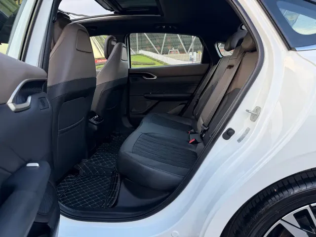 Changan Eado — Фото автомобиля 14