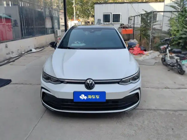 Volkswagen Golf — Фото автомобиля 2