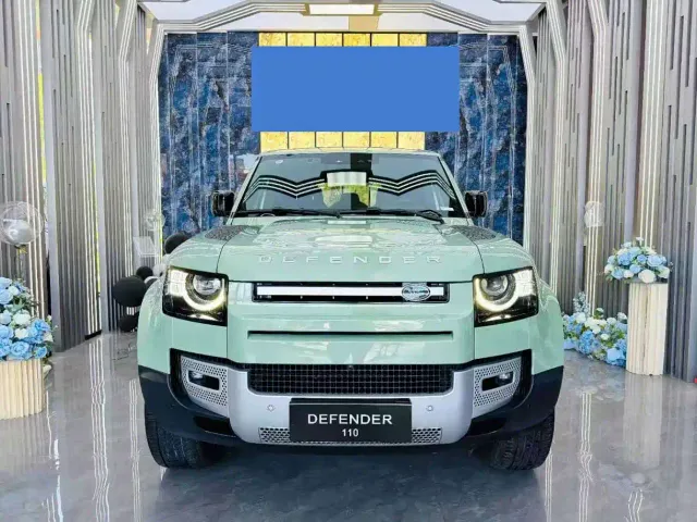 Land Rover Defender — Фото автомобиля 2