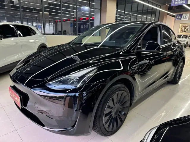 Фотография автомобиля — Tesla Model Y