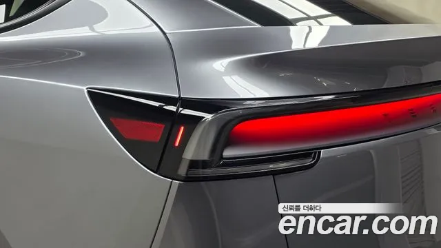 Tesla Model Y — Фото автомобиля 22