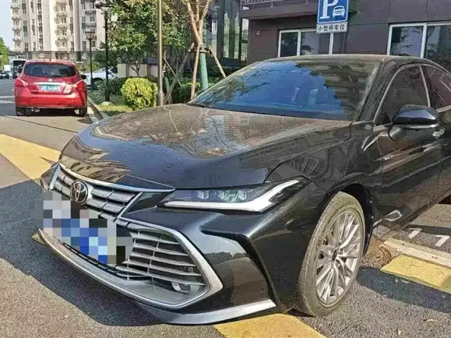 Toyota Avalon — Фото автомобиля 3