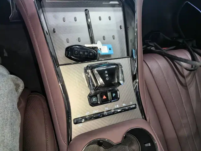 Denza Z9GT — Фото автомобиля 13