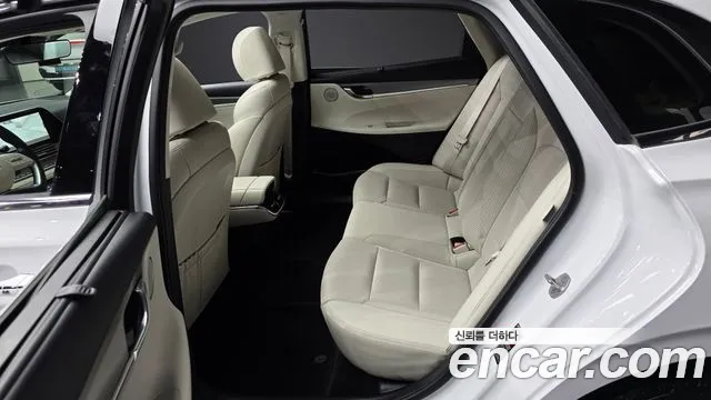 Hyundai Grandeur New — Фото автомобиля 16
