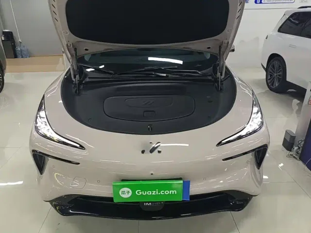 IM Motors LS6 — Фото автомобиля 18