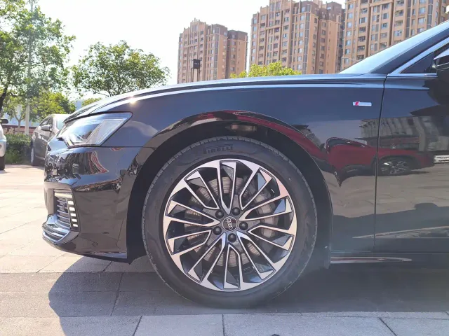 Audi A6L — Фото автомобиля 9