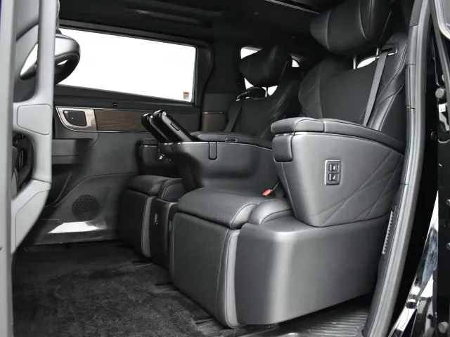 Toyota Alphard — Фото автомобиля 19