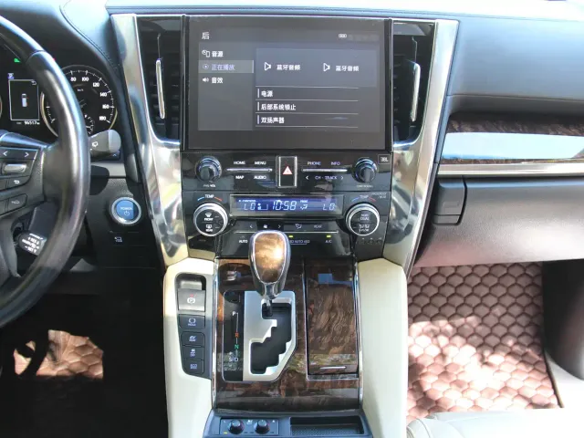 Toyota Alphard 2021 Hybrid 2.5L Luxury — Фото автомобиля 20