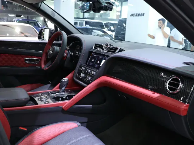 Bentley Bentayga 2022 4.0T V8 S — Фото автомобиля 5