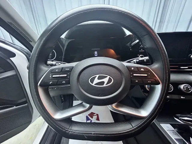 Hyundai Elantra — Фото автомобиля 6