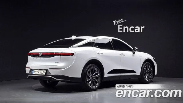 Toyota Crown — Фото автомобиля 2