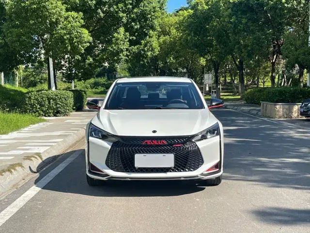 Dongfeng Yixuan — Фото автомобиля 3