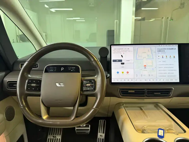 Li Auto MEGA — Фото автомобиля 17