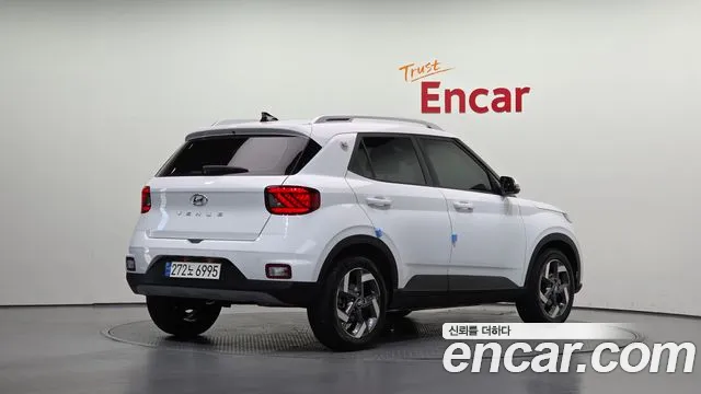 Hyundai Venue — Фото автомобиля 2