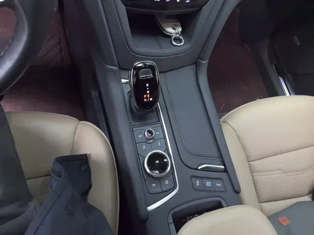 Cadillac XT5 — Фото автомобиля 10