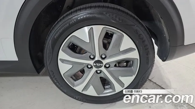 Kia Niro — Фото автомобиля 6