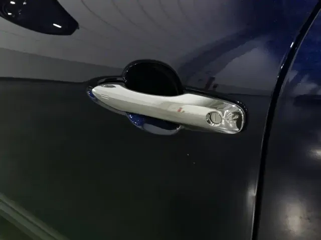 Toyota Harrier — Фото автомобиля 18