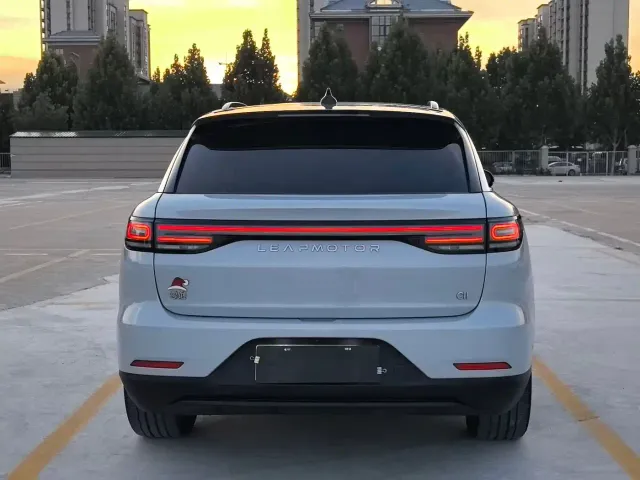 Leapmotor C11 — Фото автомобиля 8