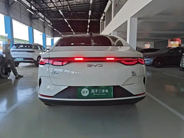 BYD Qin L — Фото автомобиля 5