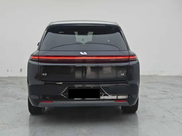 Li Auto L8 — Фото автомобиля 8