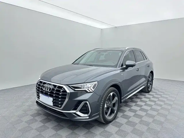 Фотография автомобиля — Audi Q3