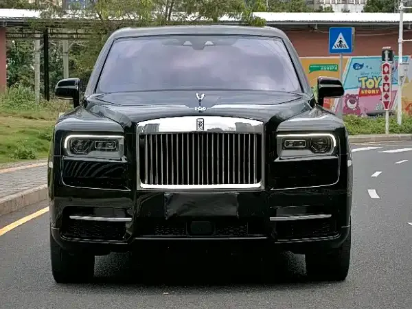 Rolls-Royce Cullinan — Фото автомобиля 3