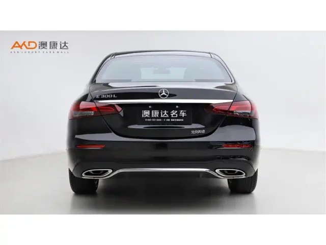Mercedes-Benz E-Class — Фото автомобиля 4